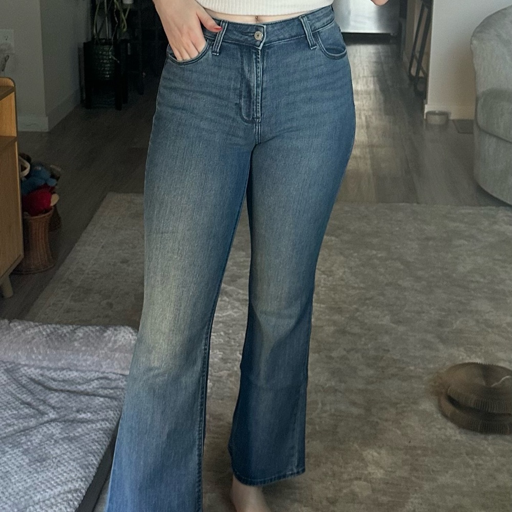 Old Navy Women's Flare Jeans in Blue